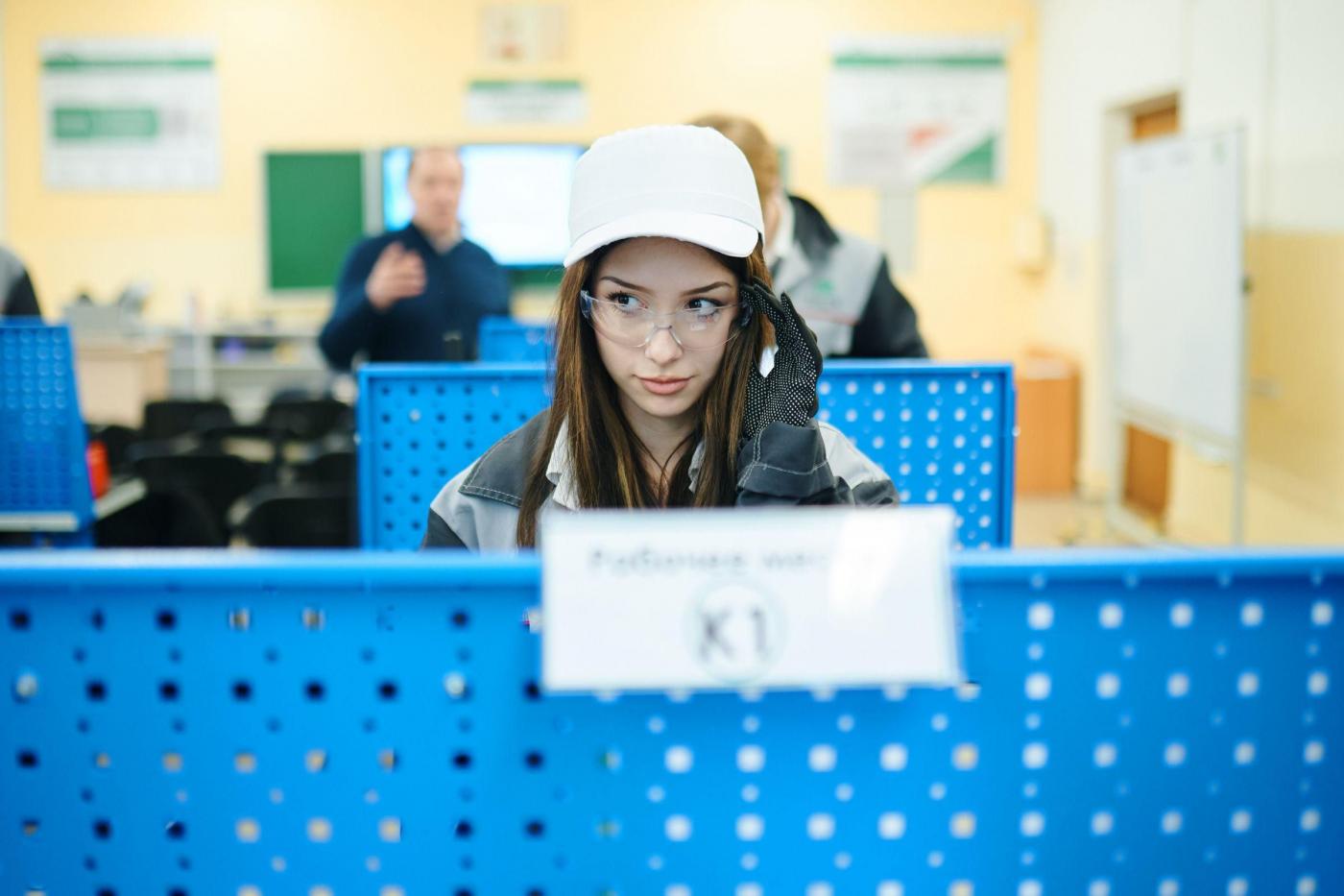 В лаборатории имени Н. С. Сачко проходят практические занятия для учащихся инженерных классов